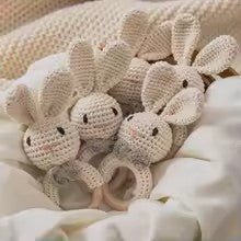 Hochet-bébé-blanc